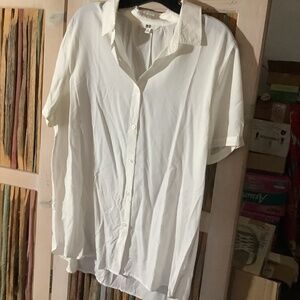 Short sleeved white shirt